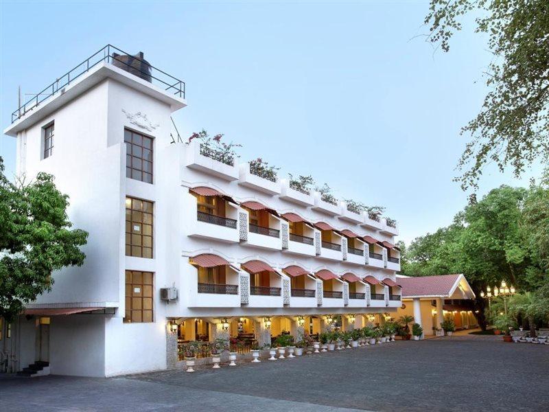 Villa San Lawrenz Лонавала Екстериор снимка