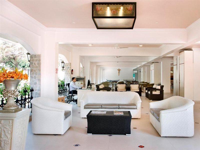 Villa San Lawrenz Лонавала Екстериор снимка