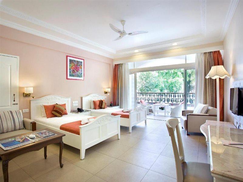 Villa San Lawrenz Лонавала Екстериор снимка