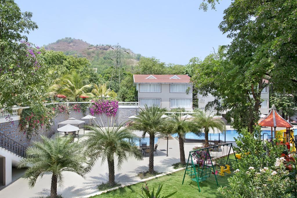 Villa San Lawrenz Лонавала Екстериор снимка