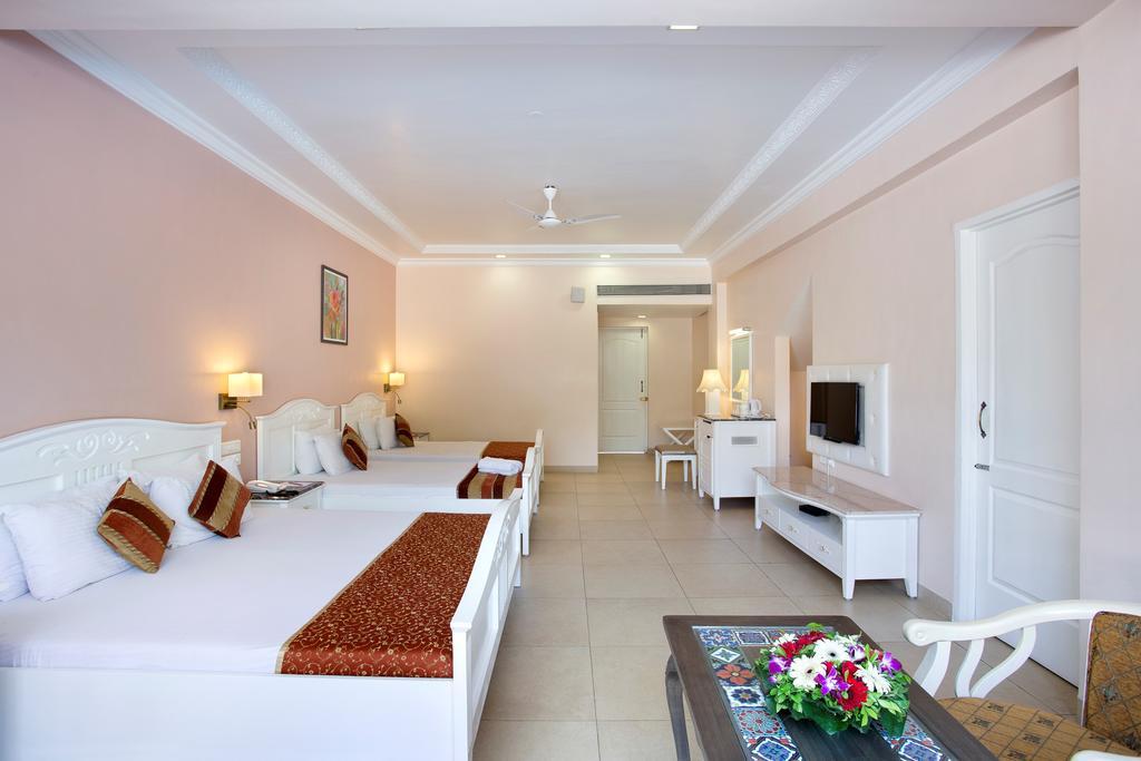 Villa San Lawrenz Лонавала Екстериор снимка