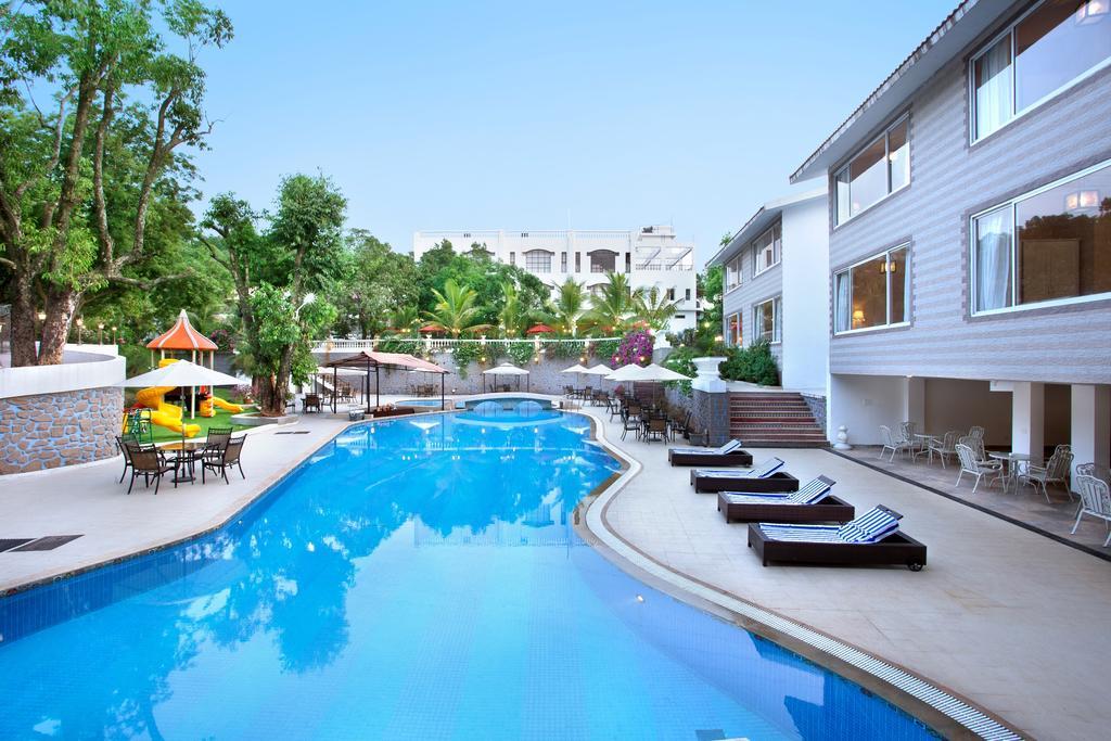 Villa San Lawrenz Лонавала Екстериор снимка