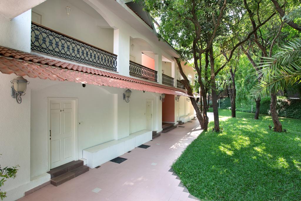 Villa San Lawrenz Лонавала Екстериор снимка