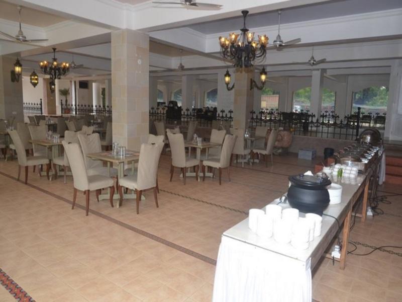 Villa San Lawrenz Лонавала Екстериор снимка